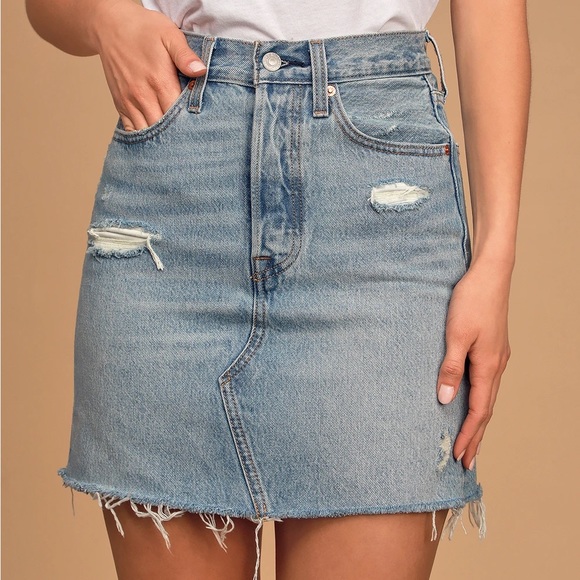 Levi’s High Rise Deconstructed Skirt in Gateway (24) - Picture 3 of 14